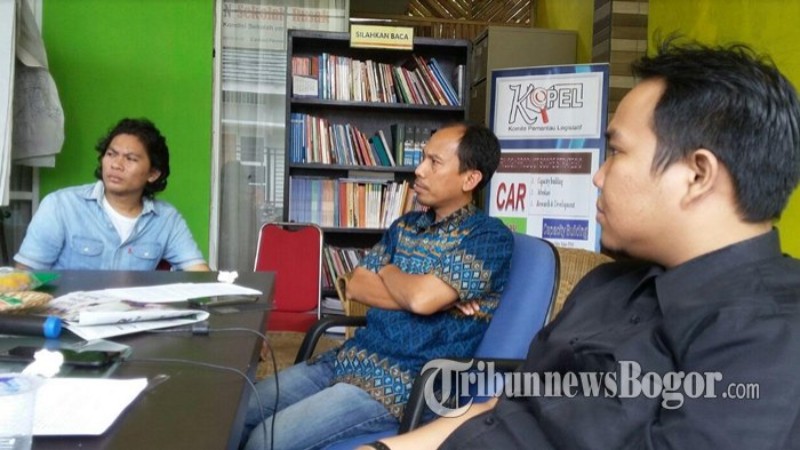 Read more about the article Anggota DPRD Yang Ikut Pilkada Seharusnya Mengundurkan Diri dari Jabatannya